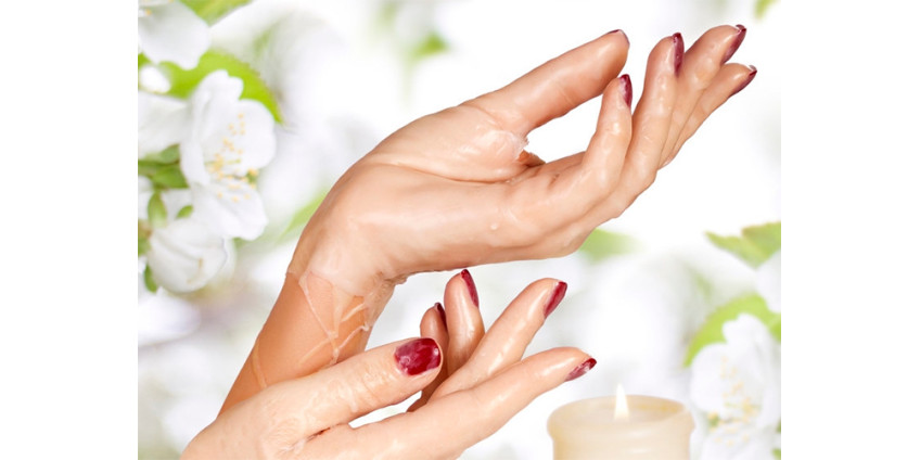 Парафинотерапия - лучшая процедура для увлажнения кожи рук